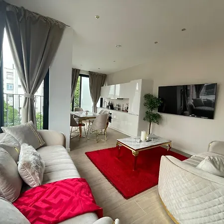 Oneluxstay Near