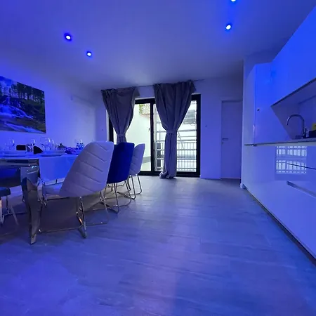 Oneluxstay Near